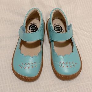 Like new livie and Luca mary Janes